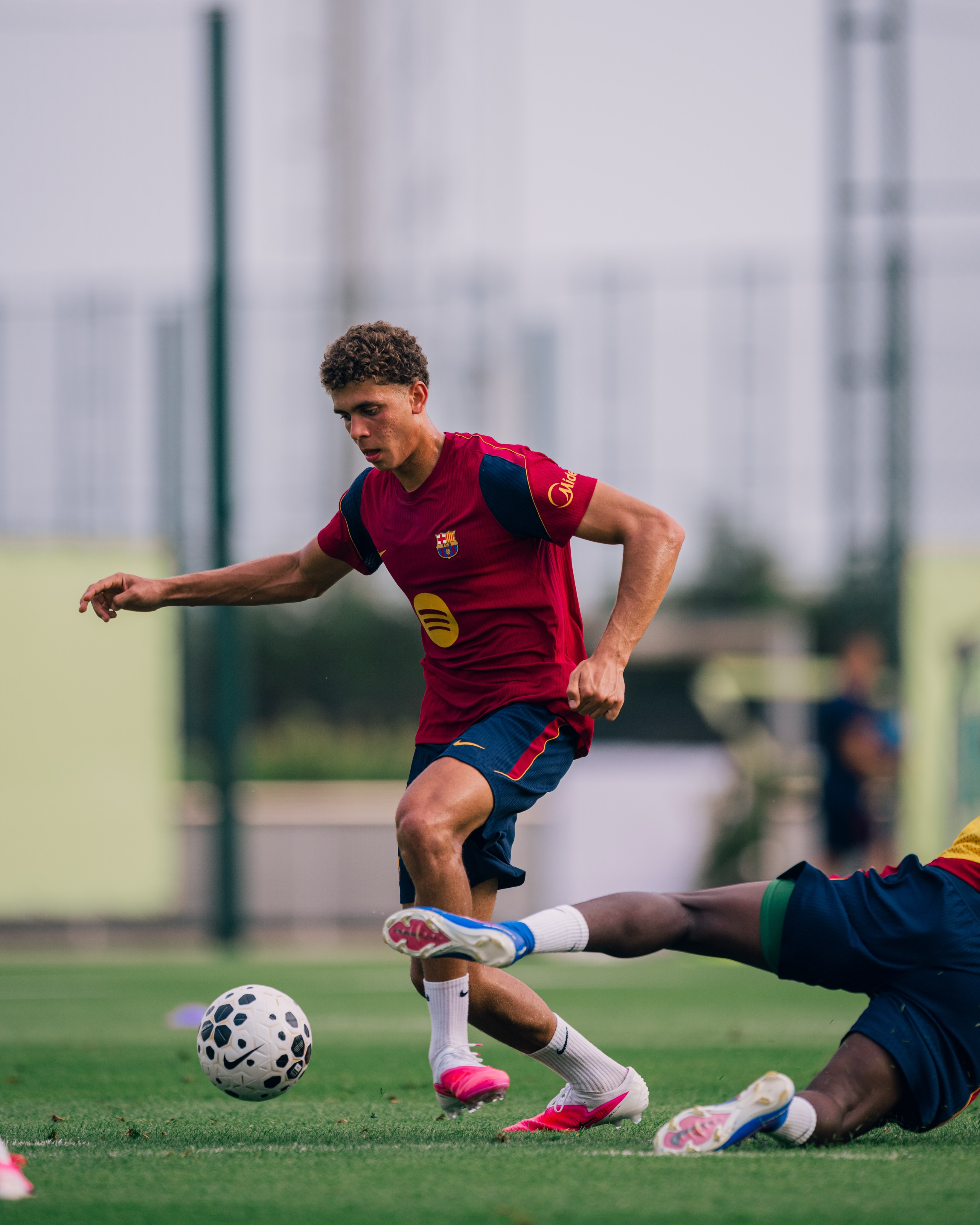 Hamza Abdelkarim 17